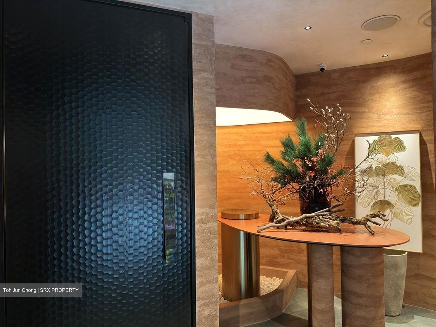 1 Nassim (D10), Retail #525943741